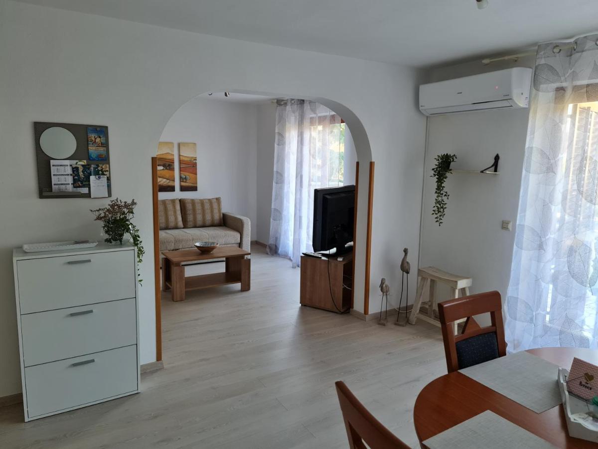 Apartment Mira Pula Exteriör bild