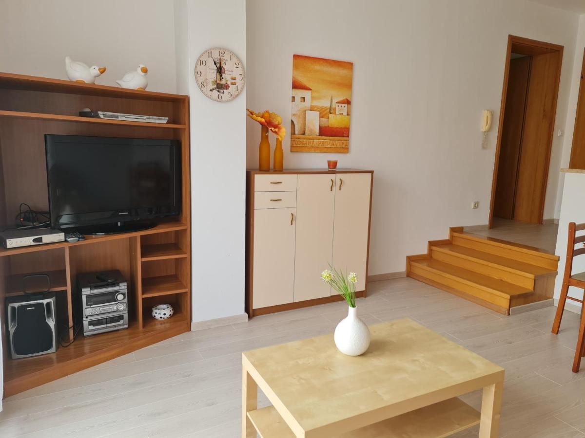 Apartment Mira Pula Exteriör bild